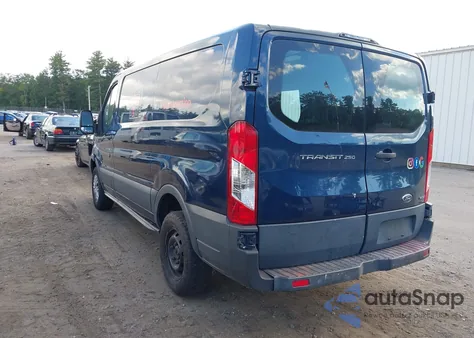 2015 Ford Transit-250 z USA, uszkodzony, nr VIN 1FTNR1YM3FKA42281